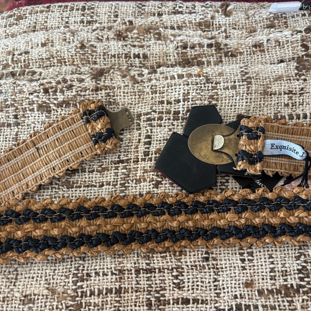 Exquisite J Handmade Belt - Picture 2 of 2